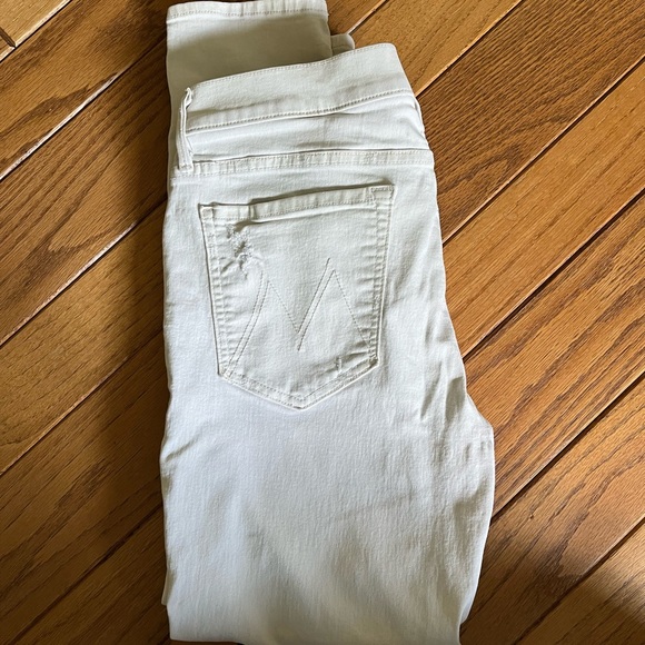 Cream lightly distressed MOTHER skinny crop - Picture 2 of 4